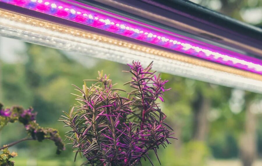 Mi foco LED de cultivo se calienta demasiado